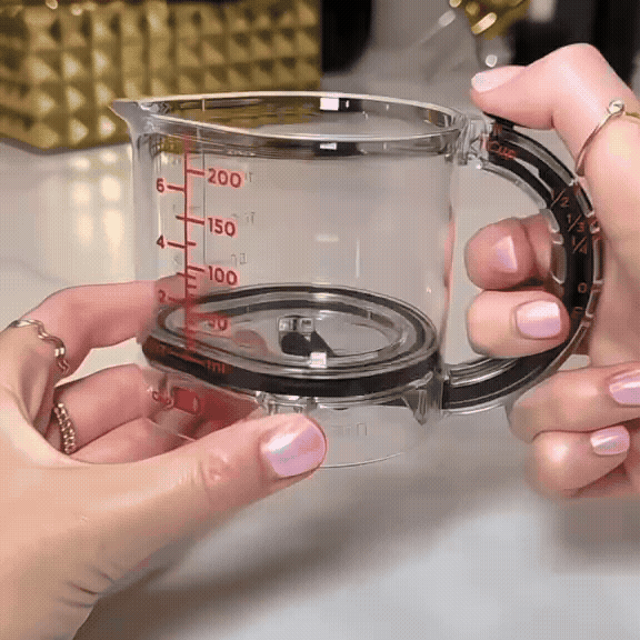 Multifunktionaler Messbecher Pro
